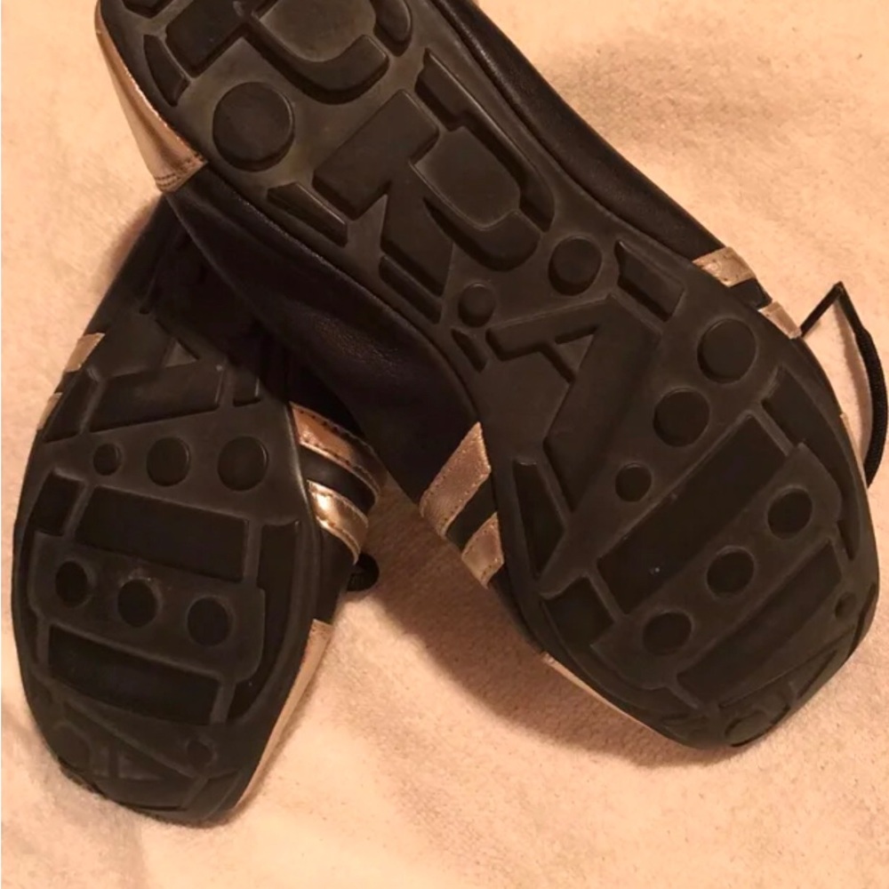 Prada ballet laced up flat shoes.Sz. EU 35. Gorgeous and in excellent condition! - Picture 4 of 5